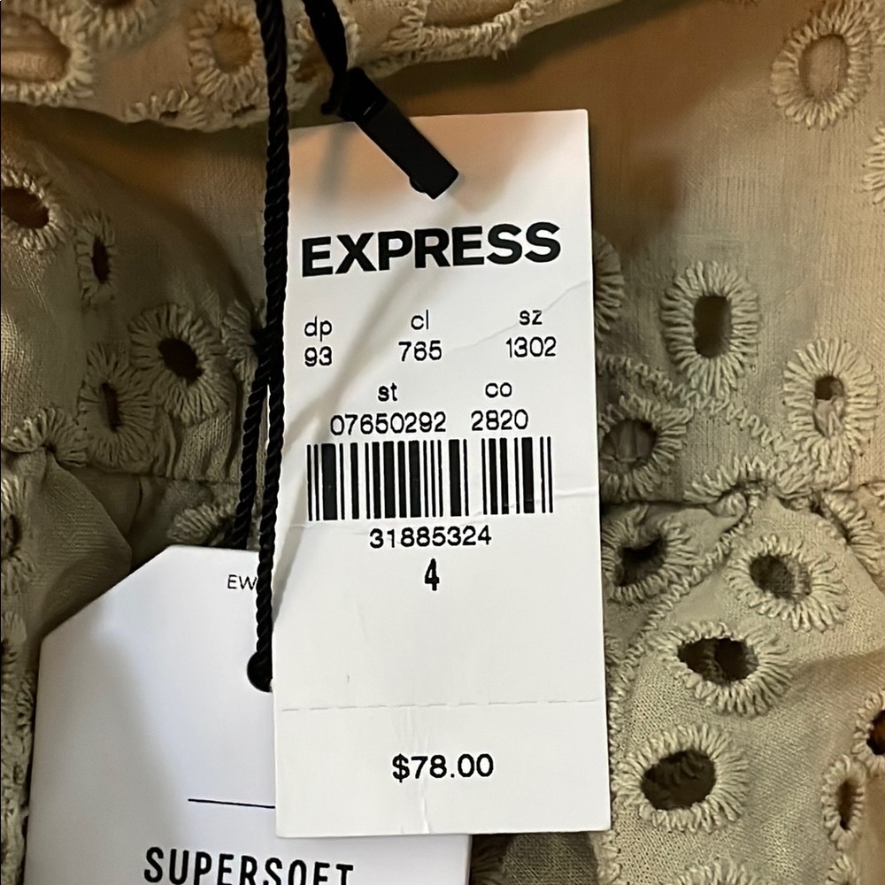 EXPRESS Eyelet Tiered Skirt - Picture 5 of 10